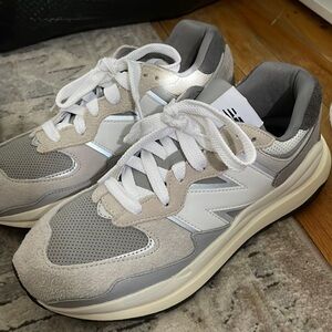 new balance gray and white sneaker